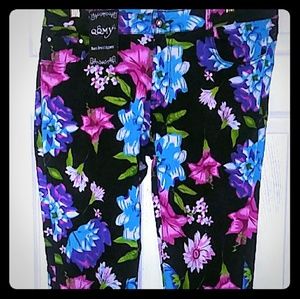 New Black & Floral Patterned Jean Cut Pants